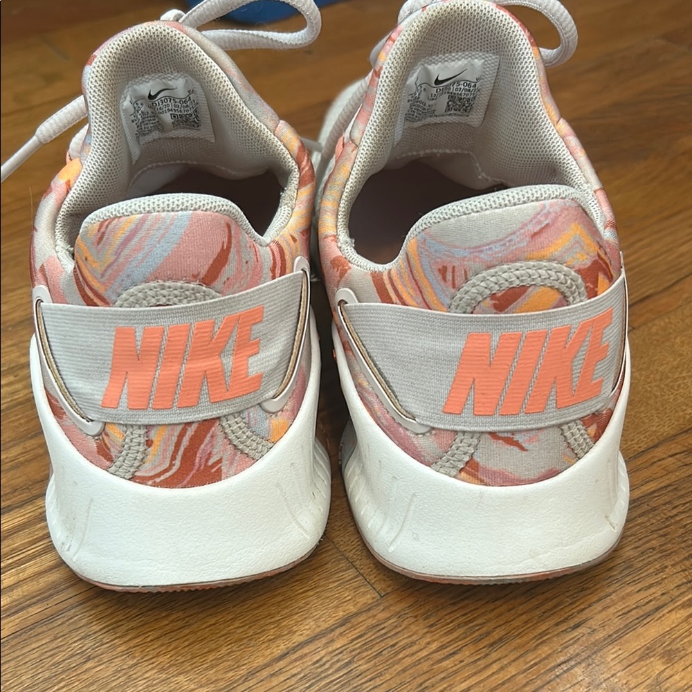 Nike metcon sneakers, size 9 - Picture 2 of 2